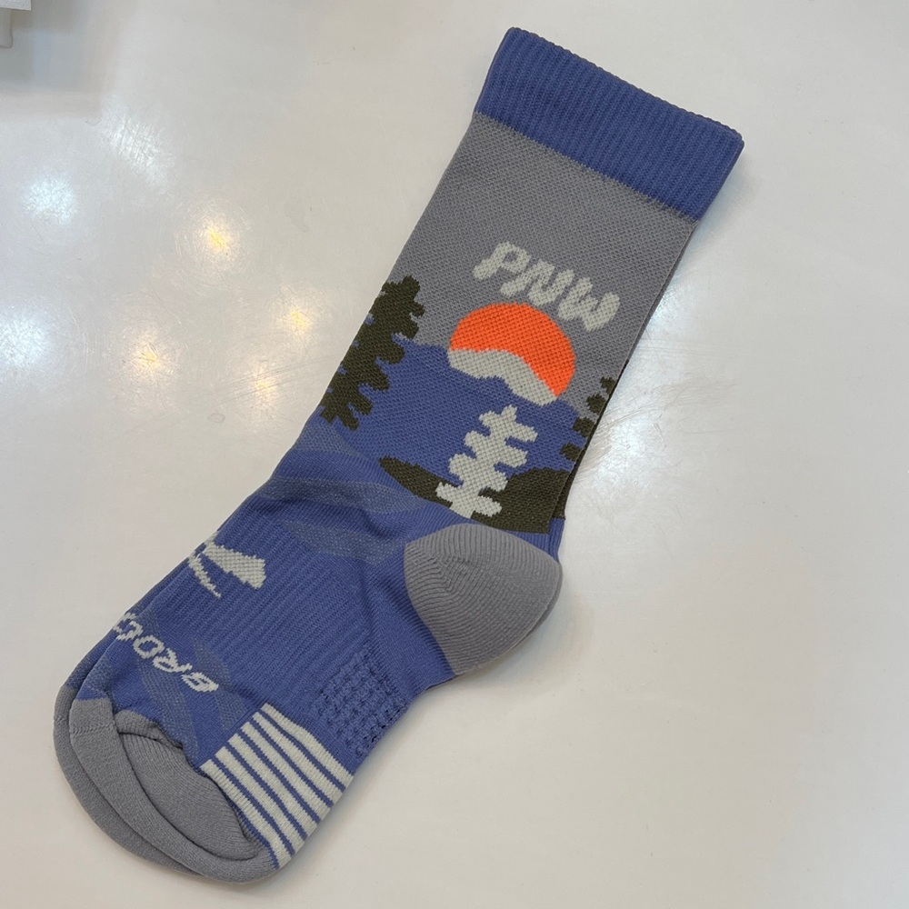 Pacific NW Brooks Ghost Lite Crew Socks - Blue and Gray